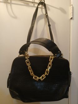 Claudia Firenze Italian crocodile embossed leather handbag adjustable, detachable strap. Minor wear on corners on bottom.