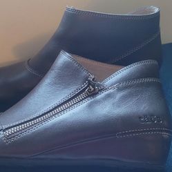 Tao Women's Booties Size 8