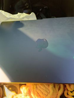 Apple MacBook Laptop – Midnight