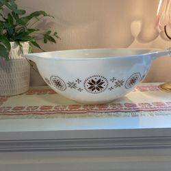 Large Vintage Pyrex Bowl