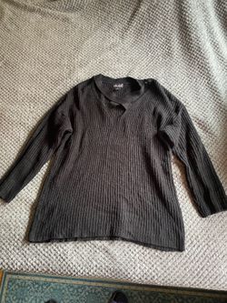 Derek Heart Black Ribbed V-Neck Sweater