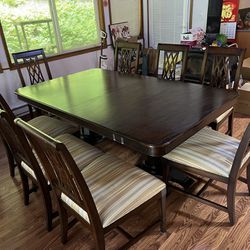 Ethan Allen Dining Table Set  With 8 Chairs