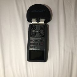 Zoom H6 6-Track Portable recorder 