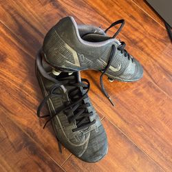 2.5Y Nike Mercurial Soccer Cleets 