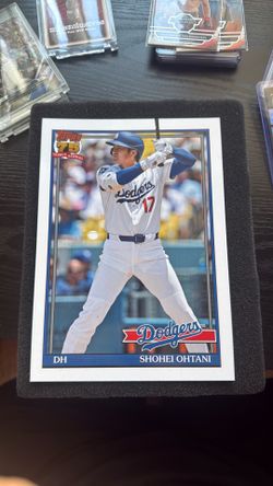 Shohei Ohtani Topps 75 OVERSIZED card