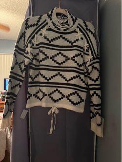 Women’s sweater size small