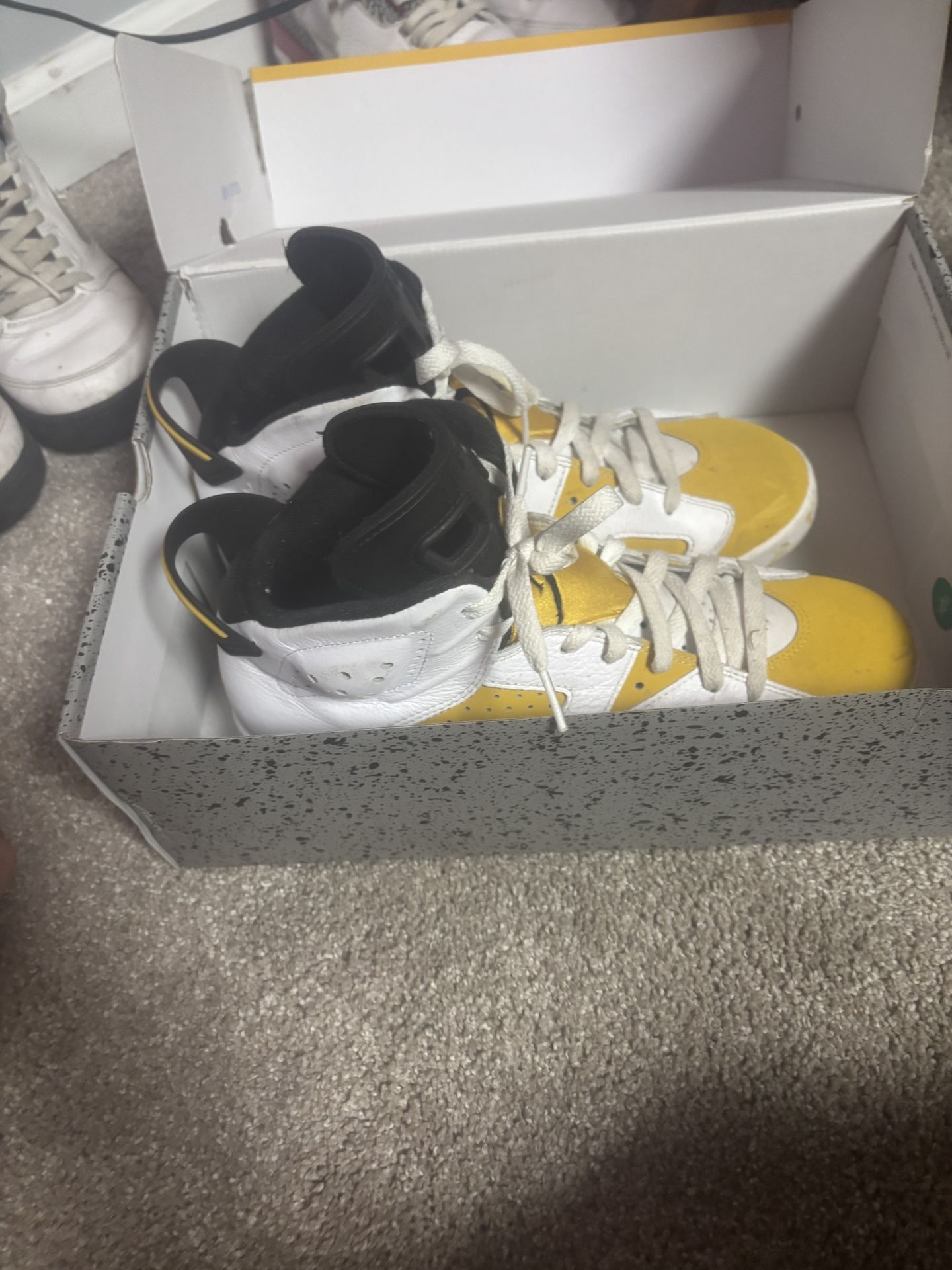 Air Jordan 6 Retro Yellow Ochre
