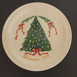 6 Christmas 1978 Collector Plates