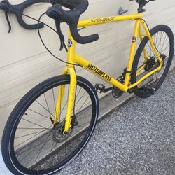 Gravel Bike Disc Brakes 62cm