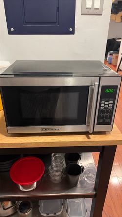Black & Decker Microwave 10x17