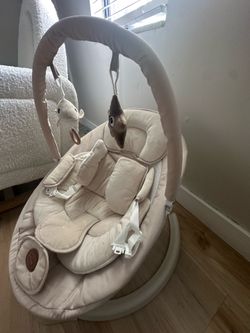 Adjustable baby rocker