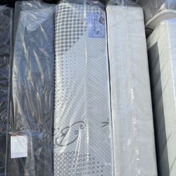 New Full Size And Queen Size 12” Memory Foam Mattress And Box Spring 