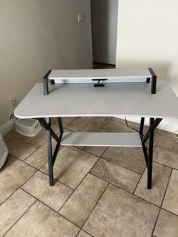 Gaming Desk Electrical Plug