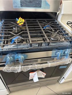 New Samsung gas range  stainless steel   30”w