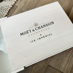 Moët ice chest
