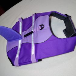 Dog Swim Vest Size XL Shark Style Purple Life Vest New
