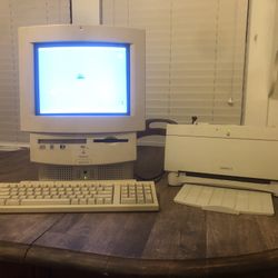 Macintosh Performa 550 Bundle