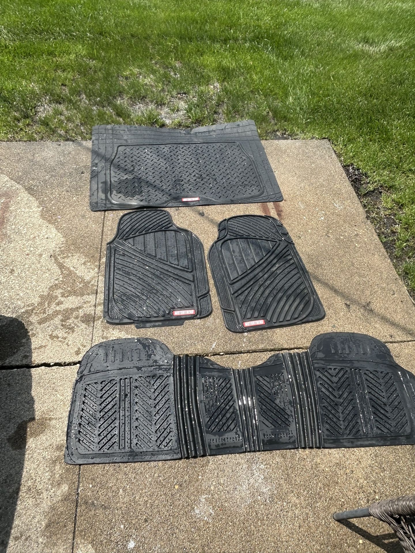 Motor Trend Floor Matt Set
