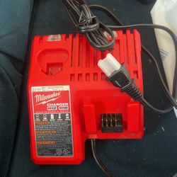 Milwaukee Charger M12 M18