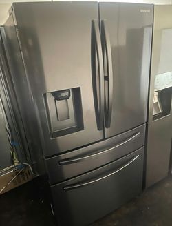 Samsung 4-Door Refrigerator Black Stainless Steel