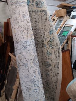 Carpet rug 85 by 10