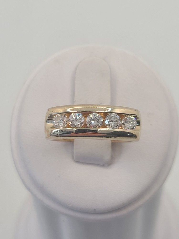 14k Gold 0.85ctw Diamond Wedding Band