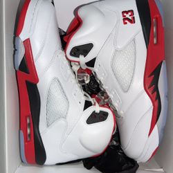 Jordan 5 Retro Fire Red Black Tongue Size 10.5 Men New 