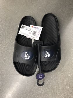 La slippers- $15