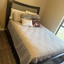Queen Size Bed With Mattress 