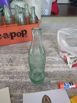 Antique Vintage Rare Coke Bottle - Honolulu T. H. 52/23 (1952)