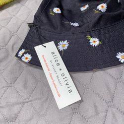 Alice + Olivia Reversible Bucket Hat Daisy Print