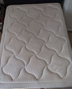 Full size mattress