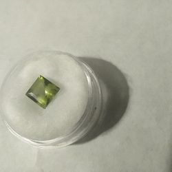 peridot gemstone 