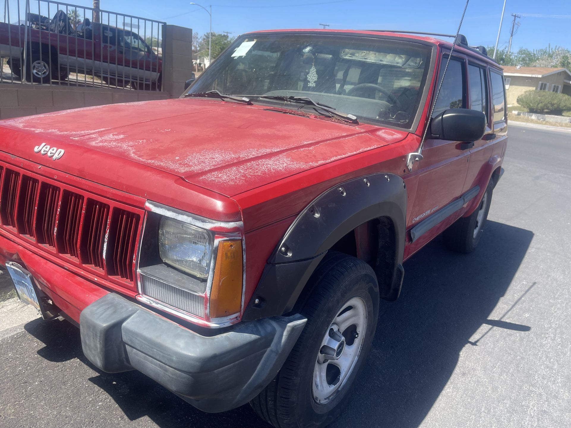 Parts Jeep  1999 Automatic 2x2 With 8.25 Rear End 