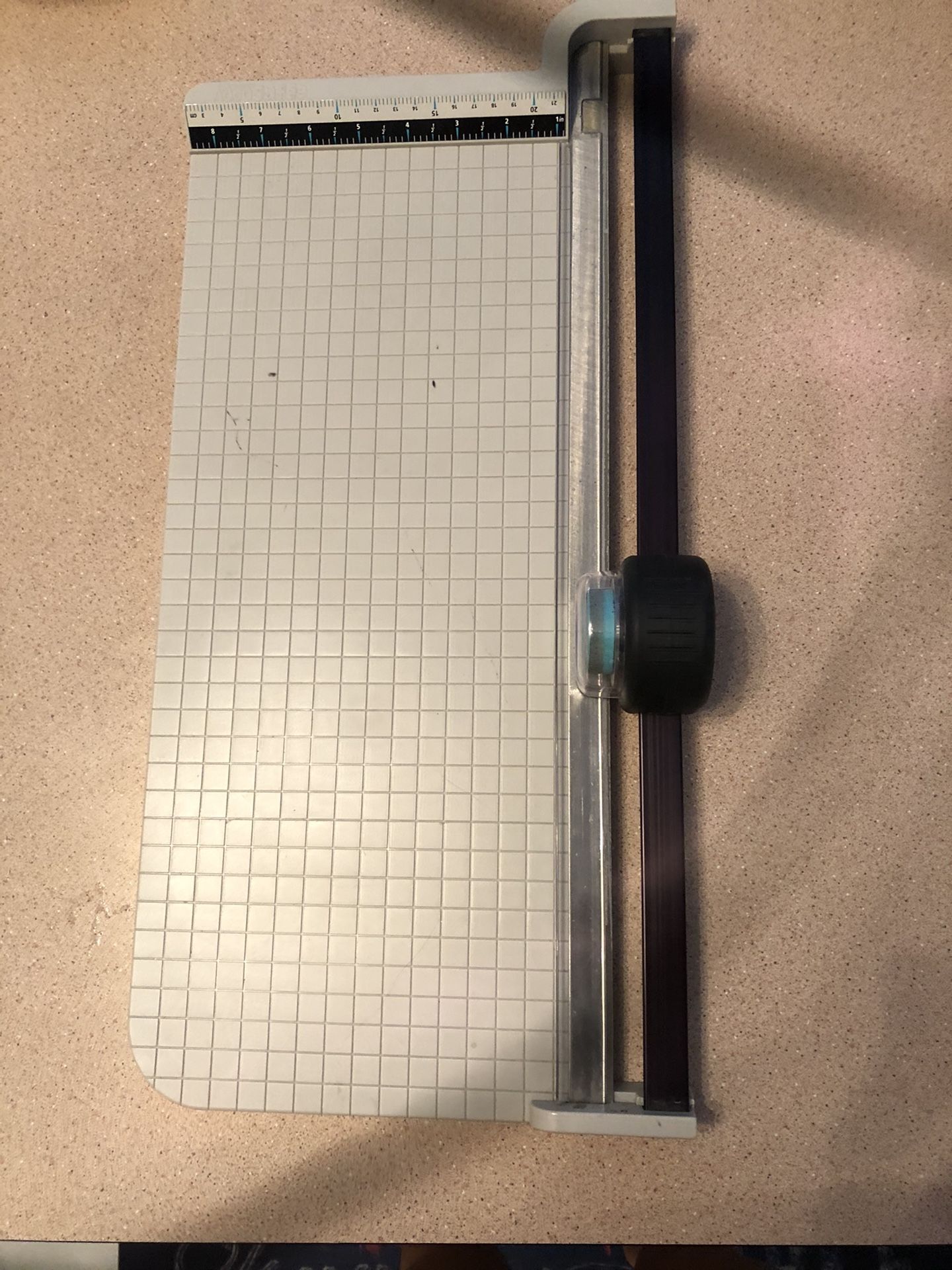 Quartet accusafe paper cutter