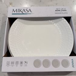 Mikasa dinner plates set of 4