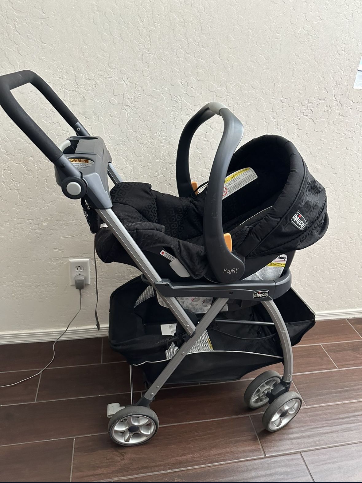 Graco Baby Stroller And Car seat With Base