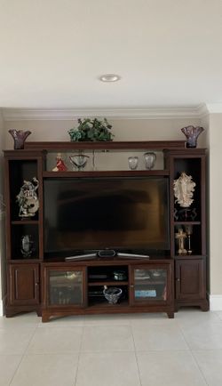 Wall unit
