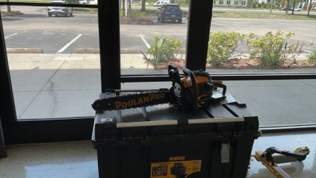 Poulan Pro PR5020 50cc 2-Cycle Gas Chainsaw with a 20-inch bar length