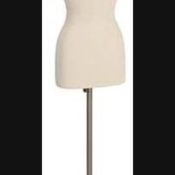 Mobile female mannequin