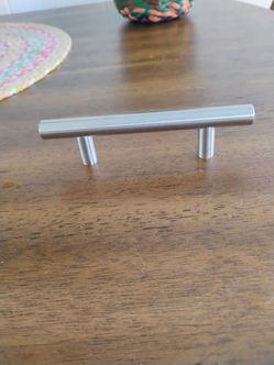 33 Chrome cabinet handles