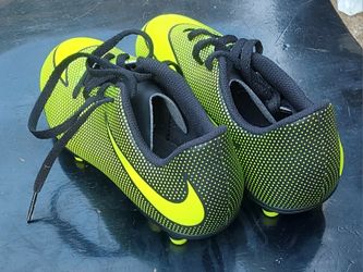 Green Black Nike Bravata