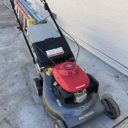 Gas Honda lawnmower Make Offer 
