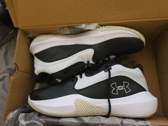 New in box under armour lockdown 7 size 15M/16.5W
