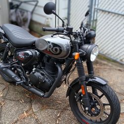 ROYAL ENFIELD HUNTER 350