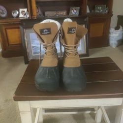Men's Size 11 Snow Boots