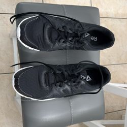 Men’s 10 1/2 Reebok Sneakers 