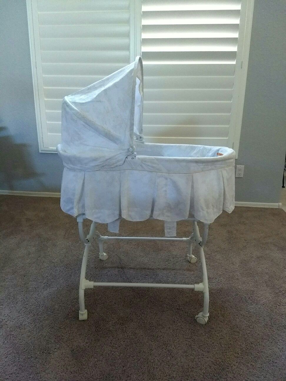 Kolcraft Tender Vibes Deluxe Bassinet