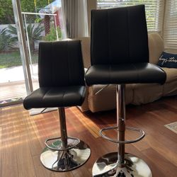 Adjustable Height Bar Stool 