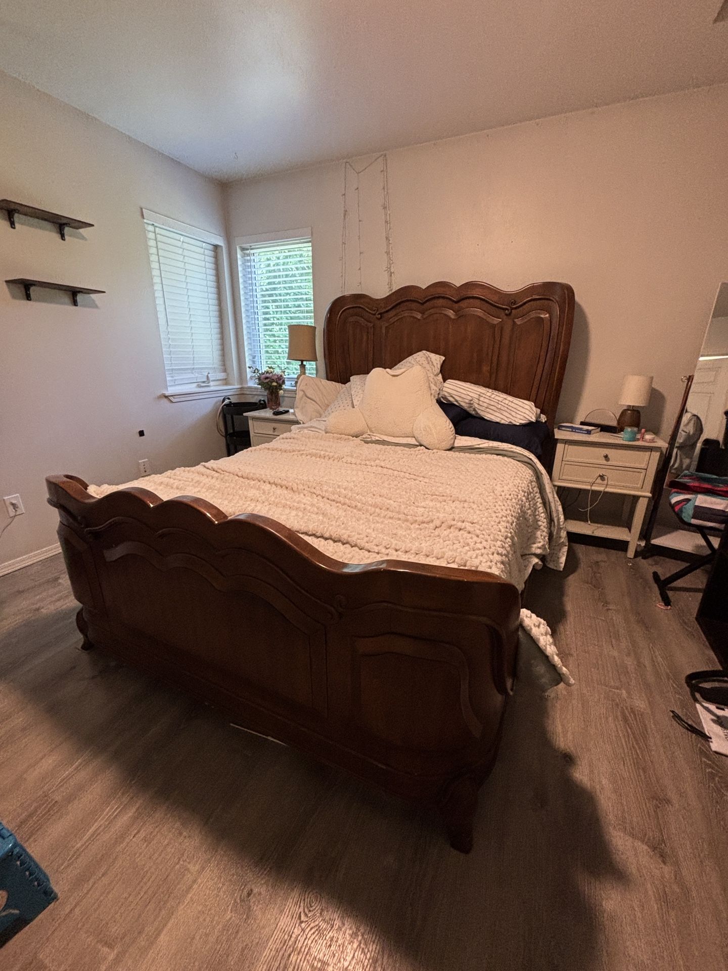 $350 Queen - Solid Wood Sleigh bed